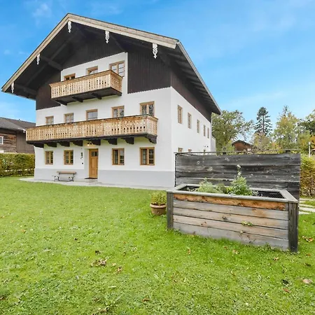 Ferienwohnung Rote Res Alte Gendarmerie Übersee
